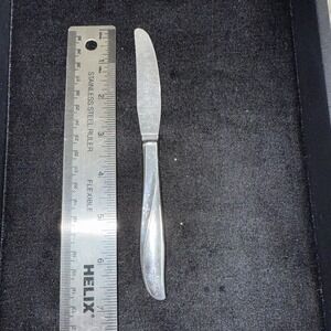 Youth Sz KnifeOneida Community Stainless Flatware TWIN STAR "BETTY CROCKER" 5012